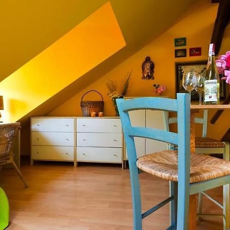Live Like Locals: Market Square X Jewish District Krakow Room photo